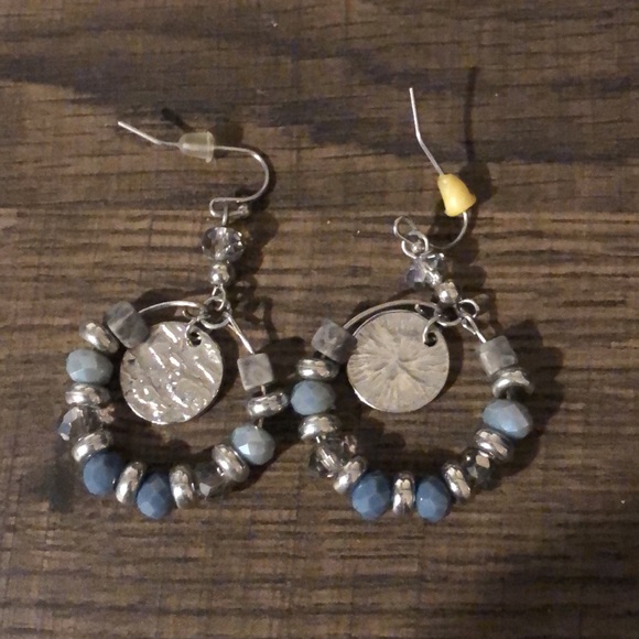 Earring bundle - Picture 2 of 3